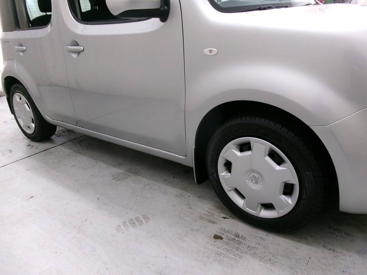Used 2010 Nissan Cube 1.8 S w/ Interior Illumination Pkg FWD image 10
