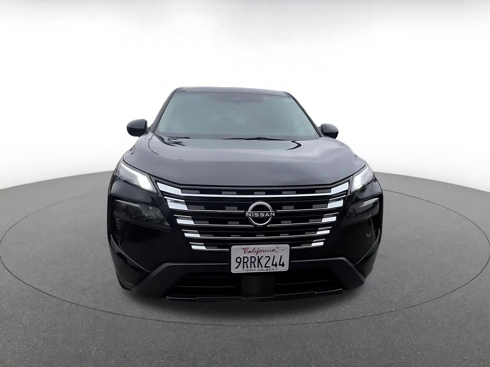 Used 2025 Nissan Rogue SV FWD image 4