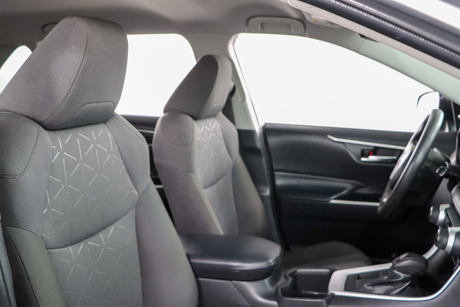 Used 2022 Toyota RAV4 XLE image 26