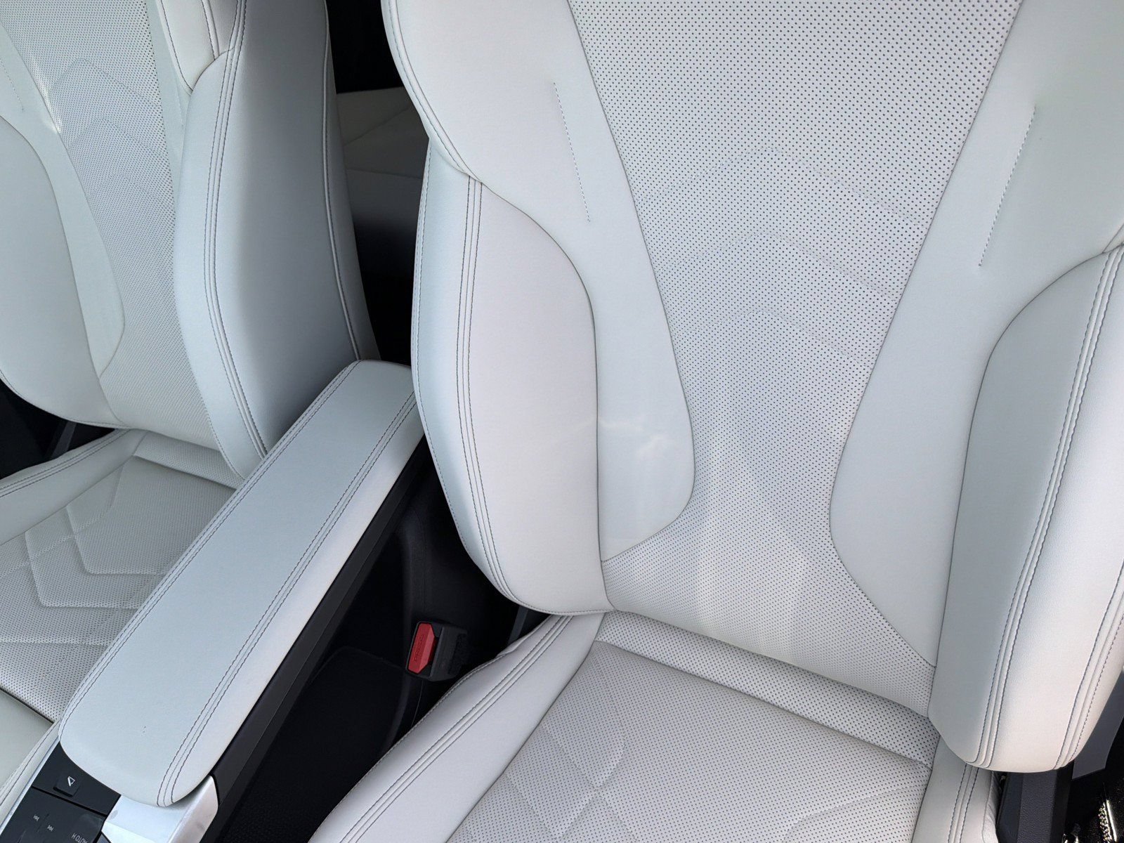 New 2026 BMW X1 xDrive28i w/ Technology Package AWD/4WD image 23