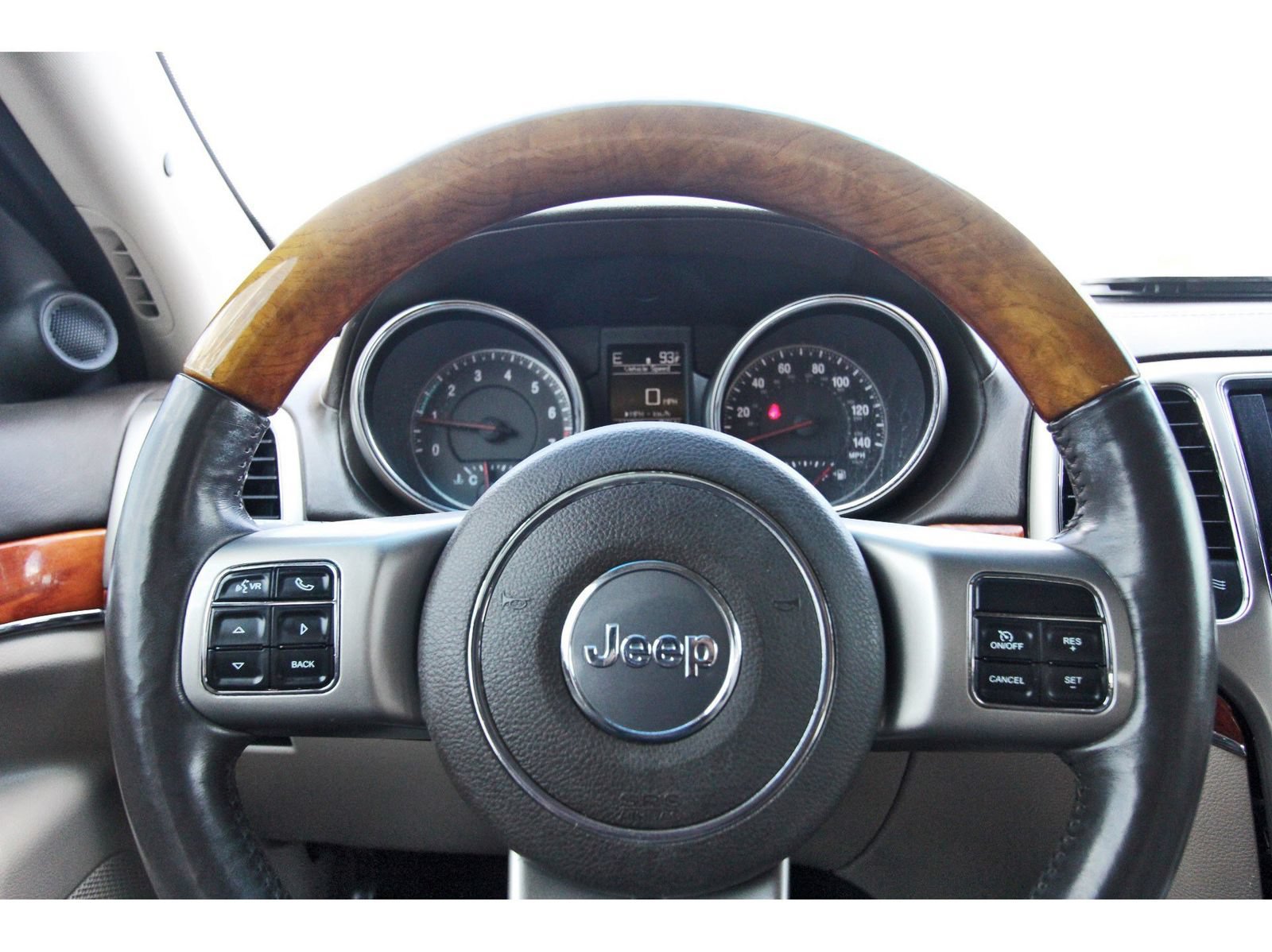 Used 2012 Jeep Grand Cherokee Overland RWD image 9