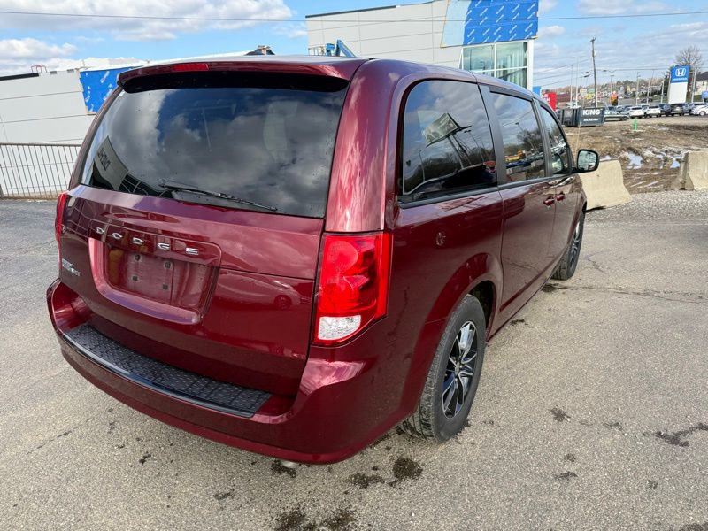 Used 2018 Dodge Grand Caravan SXT w/ Driver Convenience Group image 7