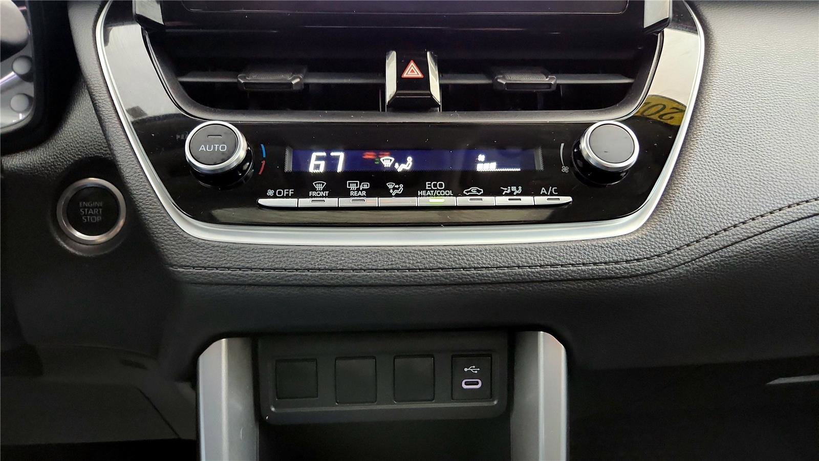 Certified 2023 Toyota Corolla Cross LE w/ Moonroof Package image 30