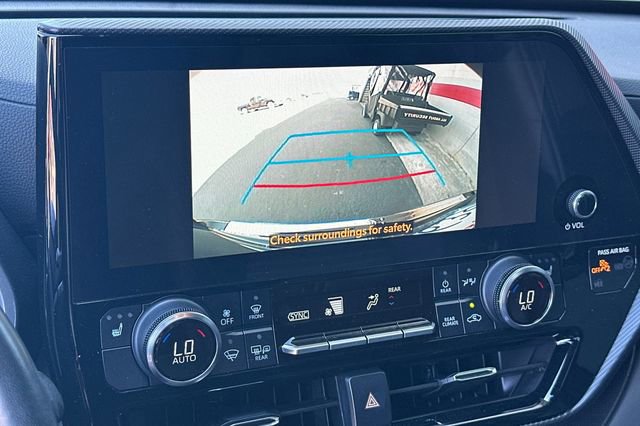 Used 2023 Toyota Highlander XSE AWD/4WD image 23