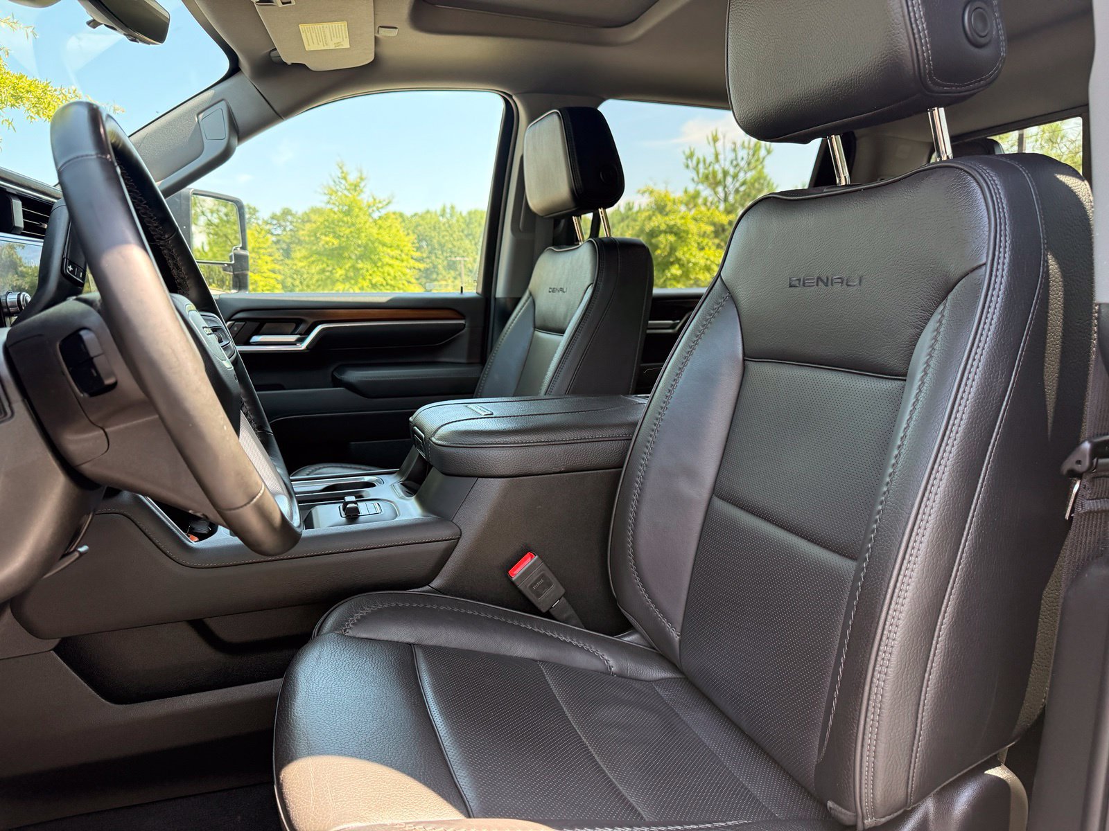 Used 2025 GMC Sierra 2500 Denali w/ Denali Reserve Package AWD/4WD image 35