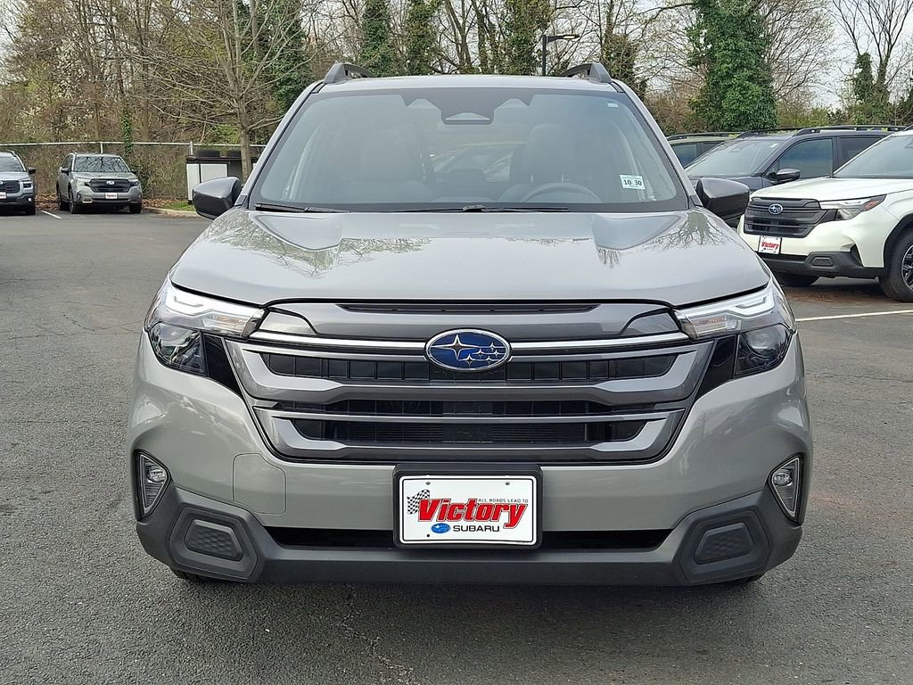 Used 2025 Subaru Forester Premium image 2