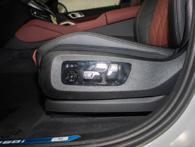 New 2027 BMW X6 M60i AWD/4WD image 15