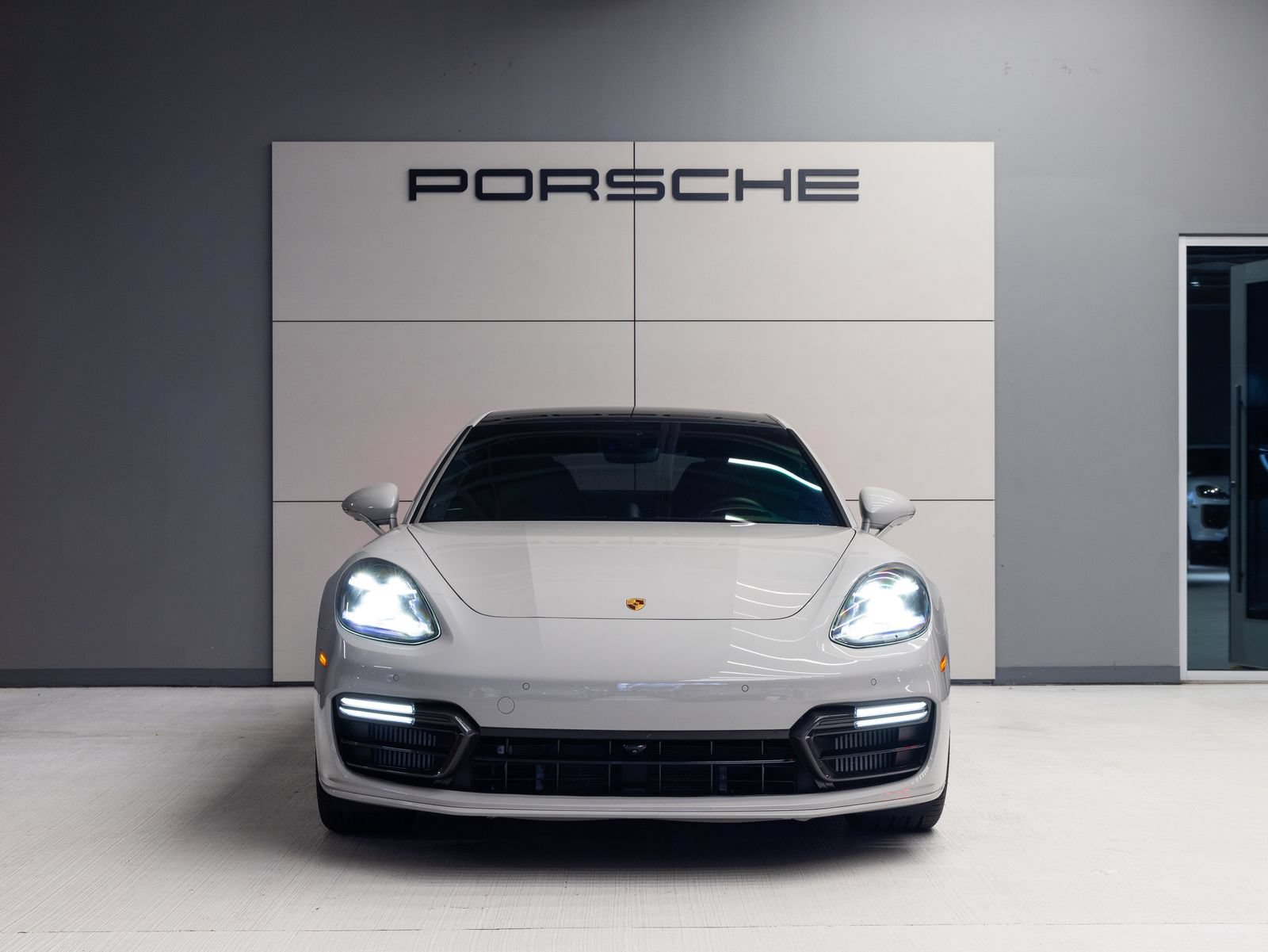 Certified 2022 Porsche Panamera Turbo S AWD/4WD image 10