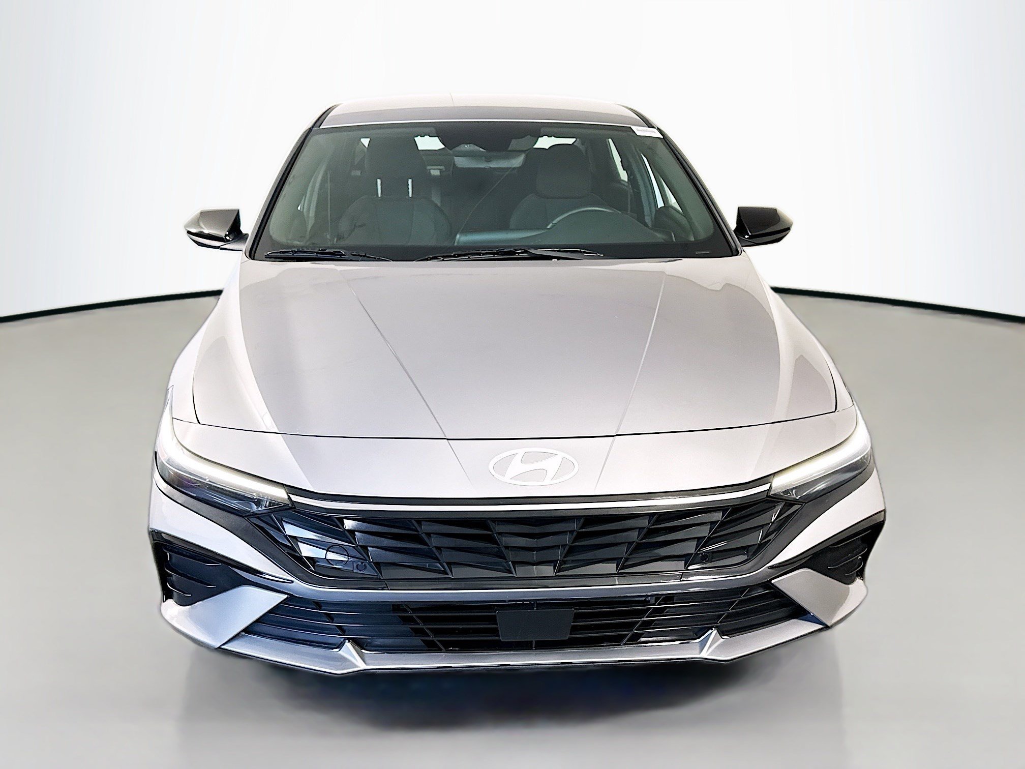 Used 2026 Hyundai Elantra Sport FWD image 2