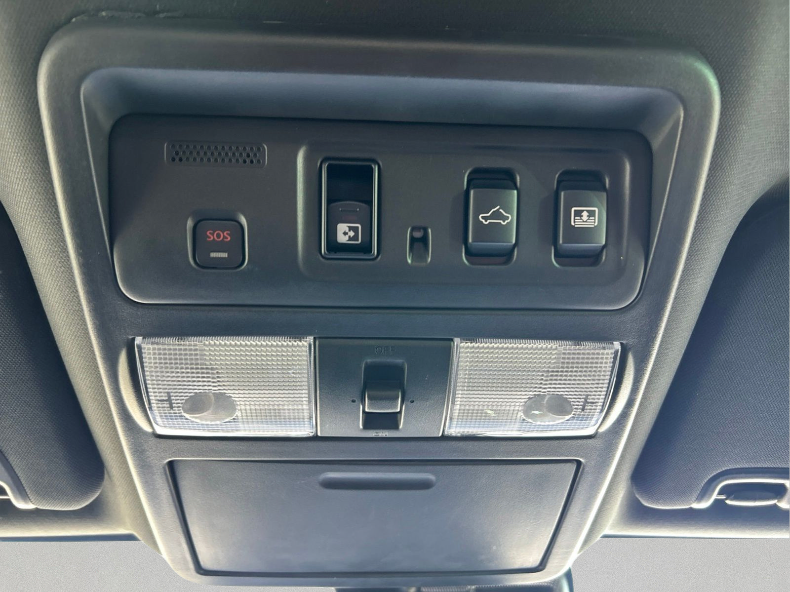 Used 2023 Nissan Titan Platinum Reserve w/ Moonroof Package AWD/4WD image 35