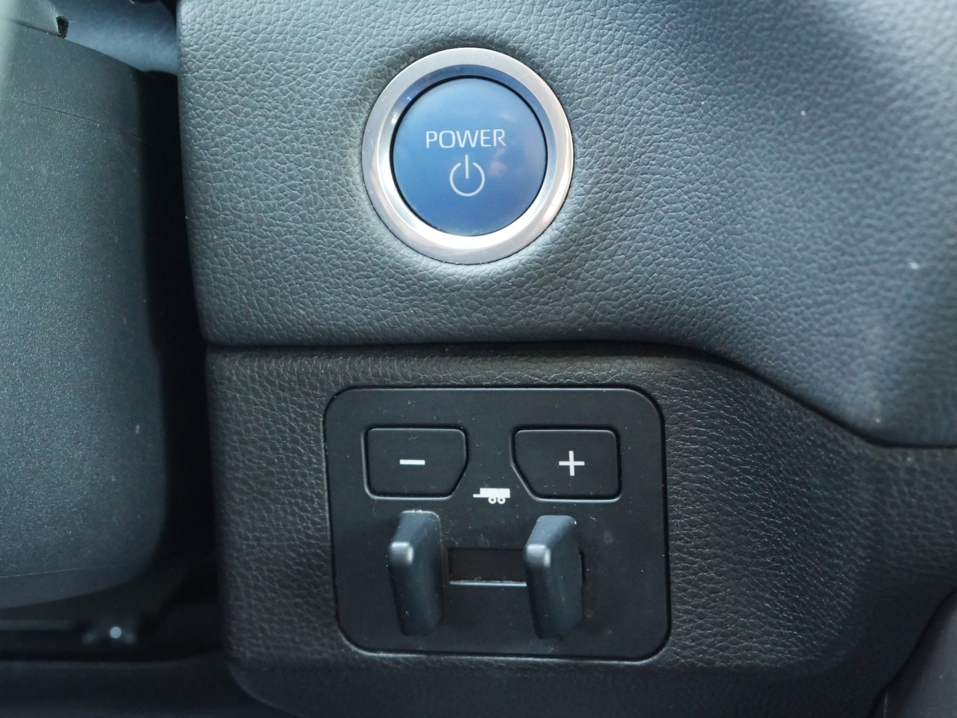Used 2023 Toyota Sequoia Limited AWD/4WD image 9