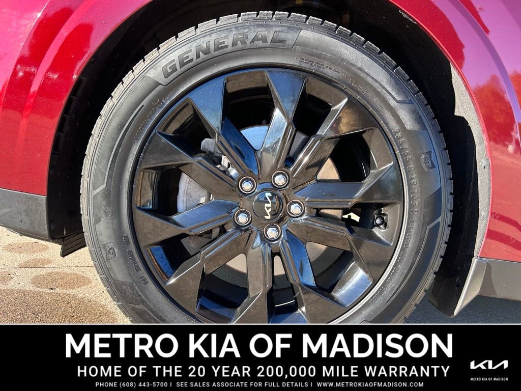 Used 2023 Kia Carnival SX Prestige image 10