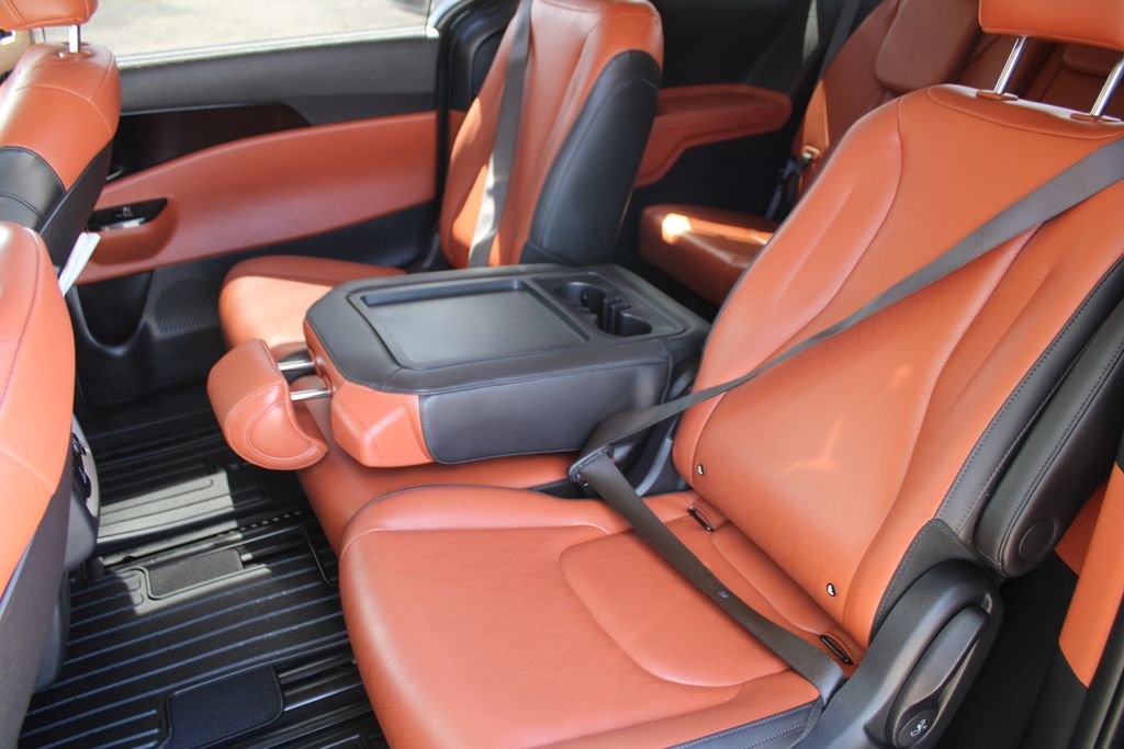 Used 2024 Kia Carnival SX FWD image 20