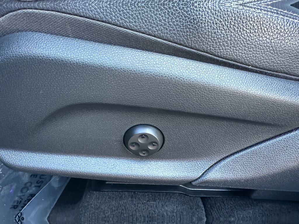 Used 2020 Mercedes-Benz GLC 300 4MATIC image 10