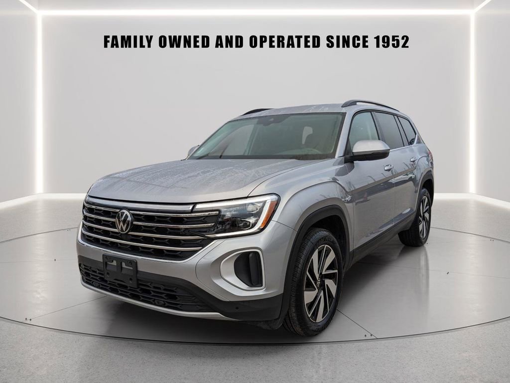 Certified 2025 Volkswagen Atlas SE AWD/4WD image 2