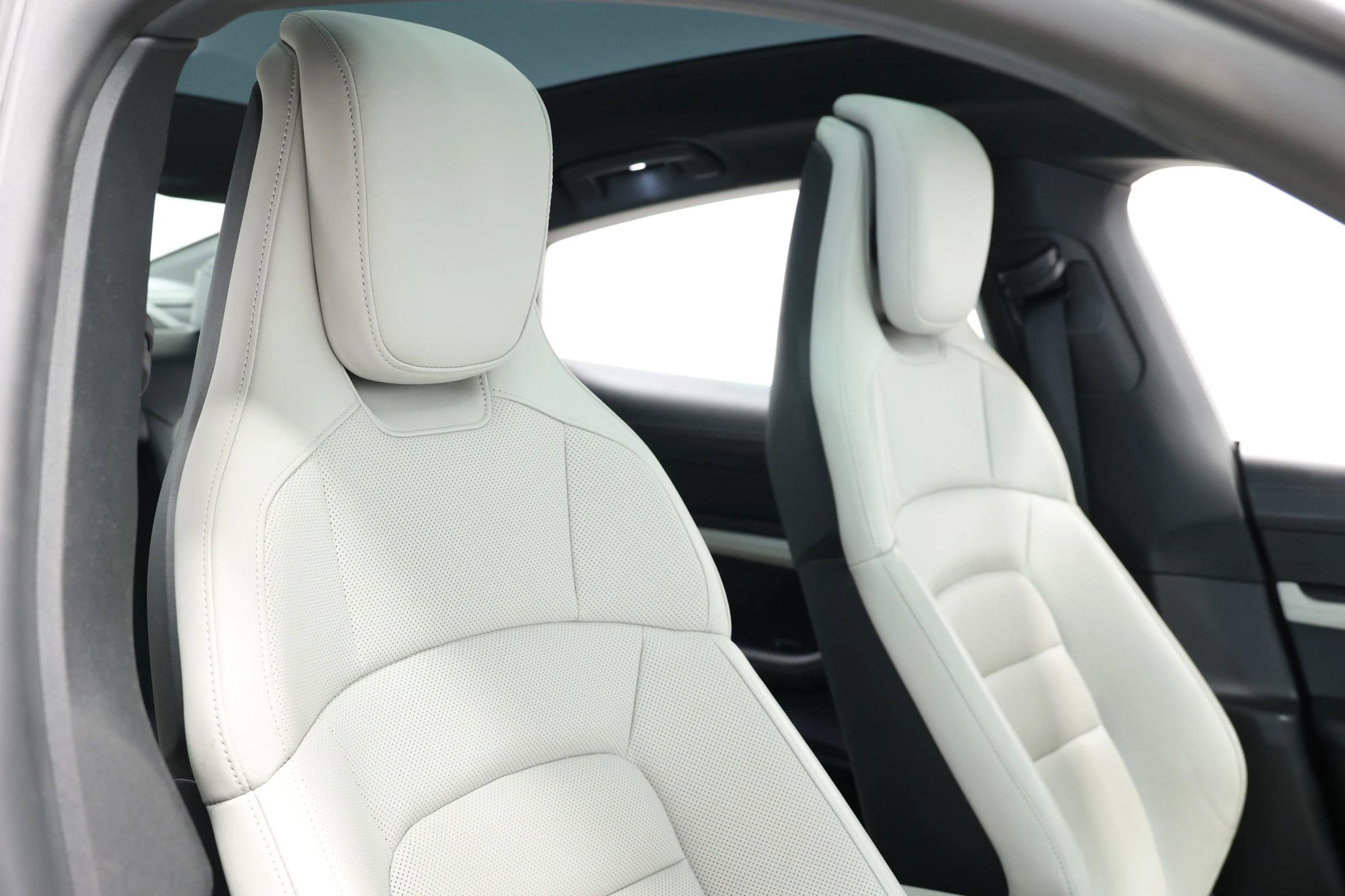 Used 2022 Porsche Taycan image 71