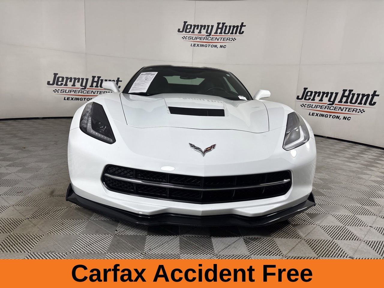 Used 2019 Chevrolet Corvette Stingray Coupe w/ 1LT image 4