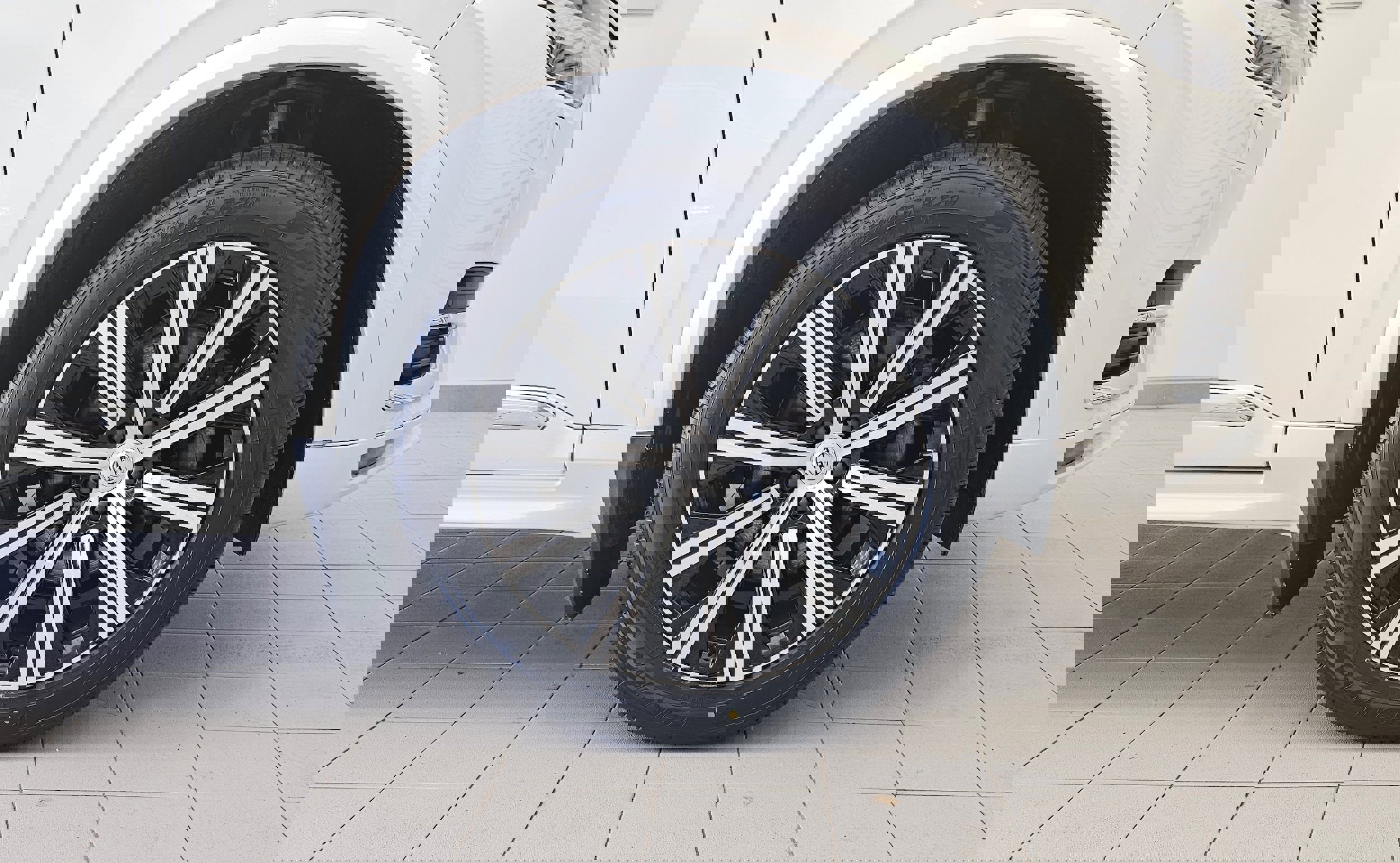 Certified 2022 Volvo XC90 T6 Inscription w/ Advanced Package image 4