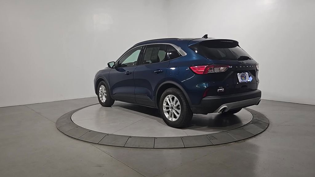 Used 2020 Ford Escape SE FWD image 3