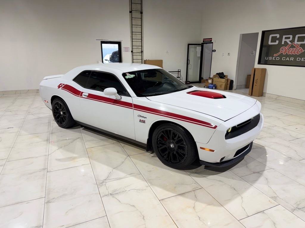 Used 2016 Dodge Challenger R/T Plus RWD image 3