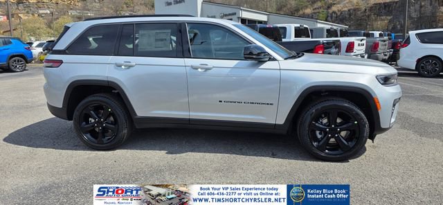 New 2026 Jeep Grand Cherokee Limited w/ Limited Altitude Package AWD/4WD image 11