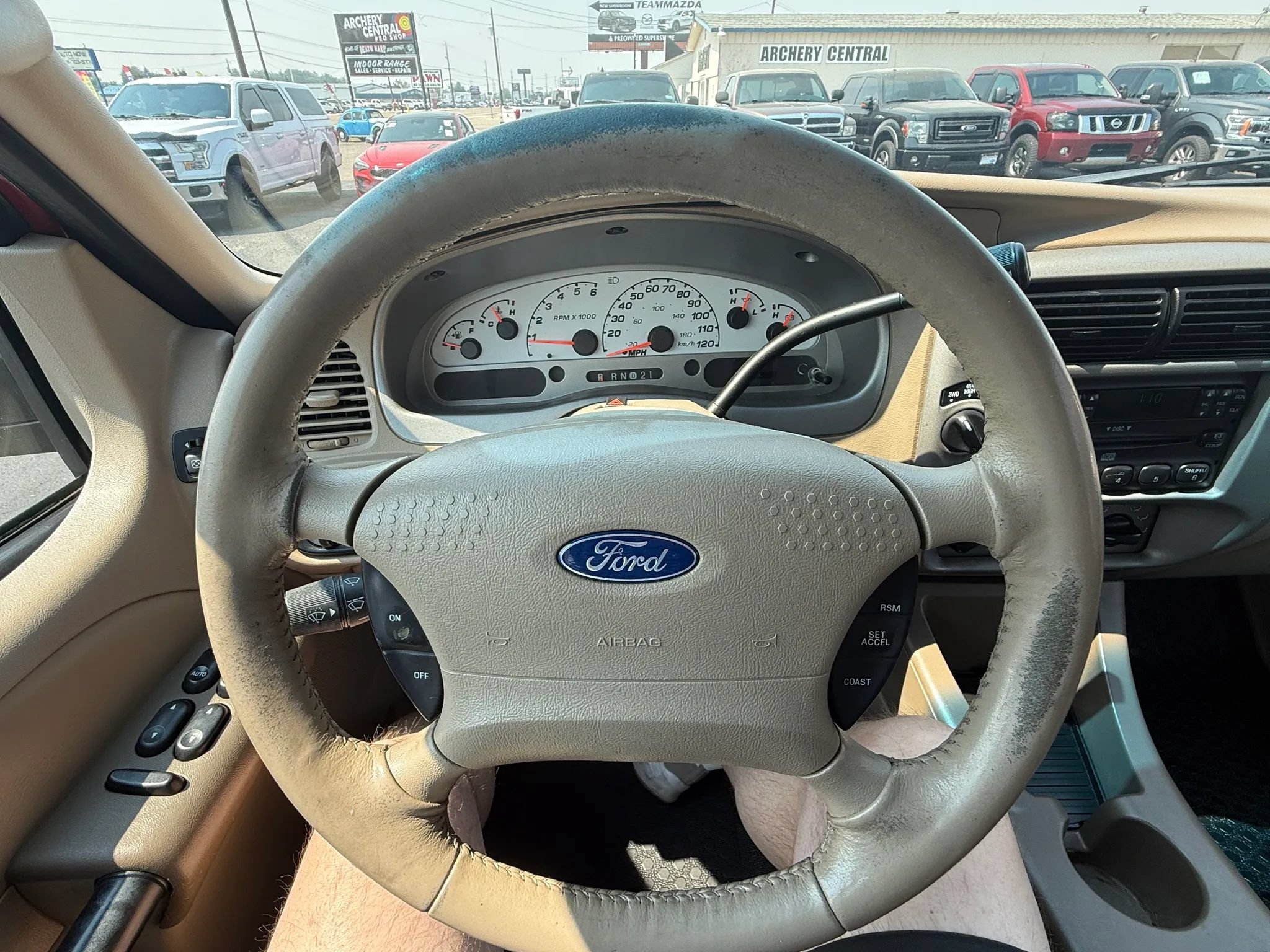 Used 2004 Ford Explorer Sport Trac XLT AWD/4WD image 10