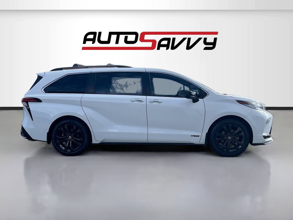 Used 2021 Toyota Sienna XSE w/ XSE Plus Package image 8