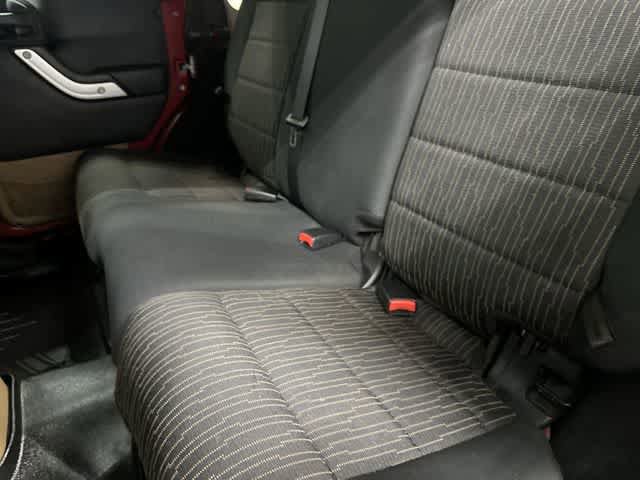 Used 2011 Jeep Wrangler Unlimited Rubicon w/ Connectivity Group image 11
