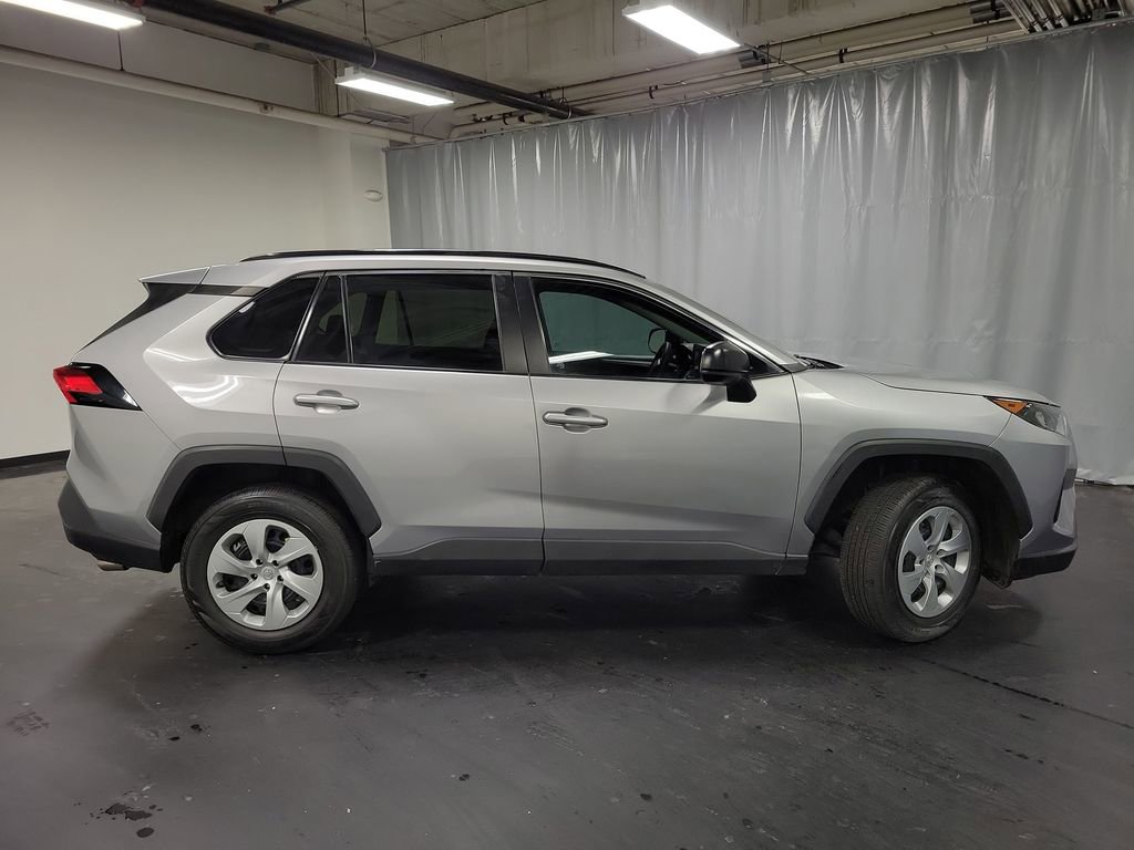 Used 2020 Toyota RAV4 LE image 9