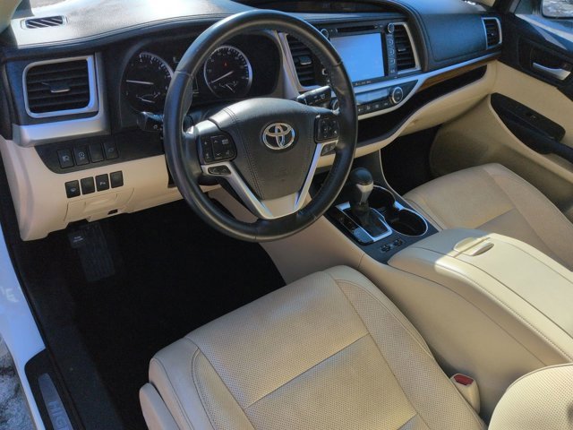 Certified 2017 Toyota Highlander Limited image 14