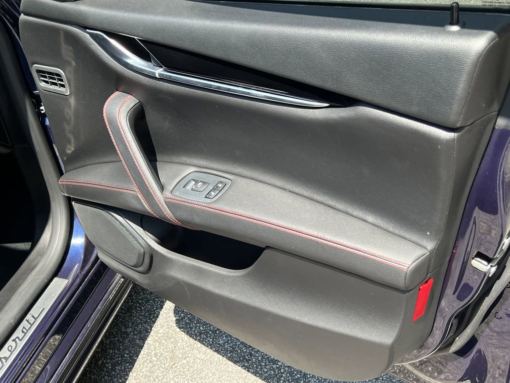 Used 2020 Maserati Ghibli S RWD image 11