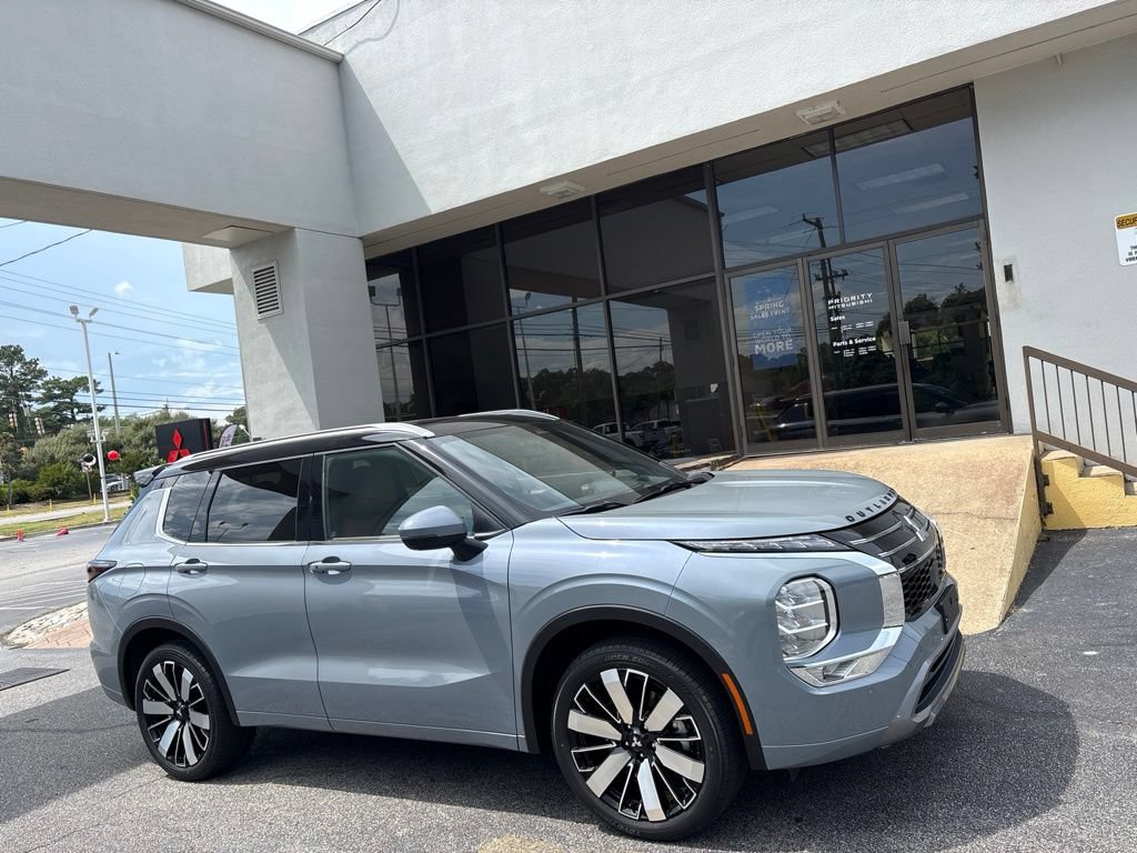 New 2026 Mitsubishi Outlander SEL FWD image 1
