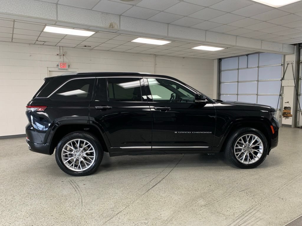 Certified 2023 Jeep Grand Cherokee Summit w/ Advanced Protech Group IV AWD/4WD image 7