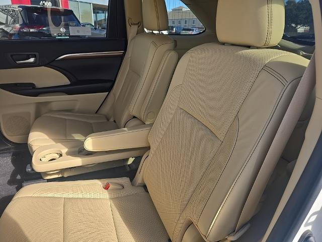 Used 2019 Toyota Highlander FWD V6 image 10