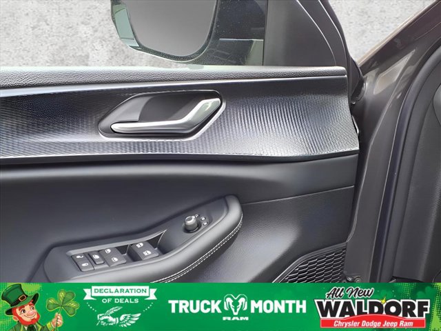 New 2025 Jeep Grand Cherokee 4WD image 9