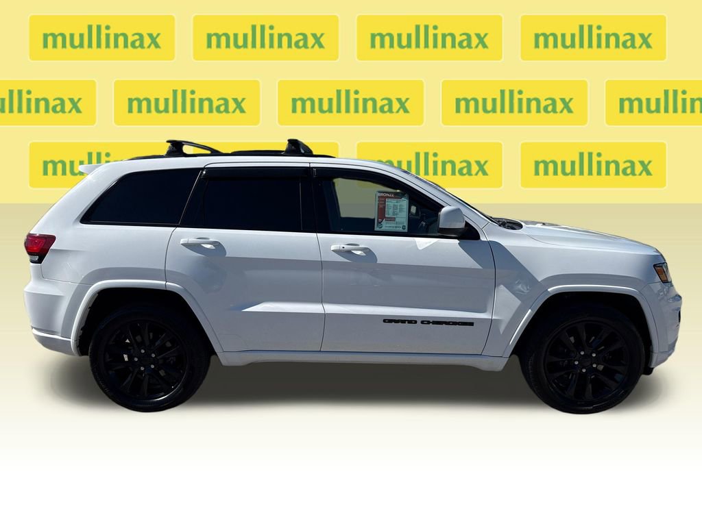 Used 2020 Jeep Grand Cherokee Altitude RWD image 2