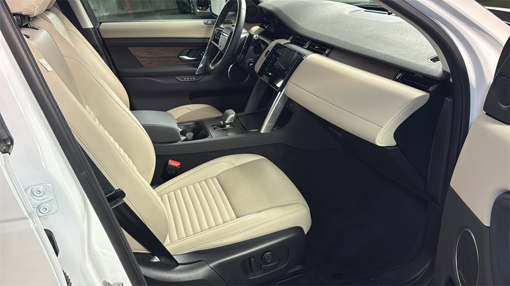 Used 2024 Land Rover Discovery Sport S image 13