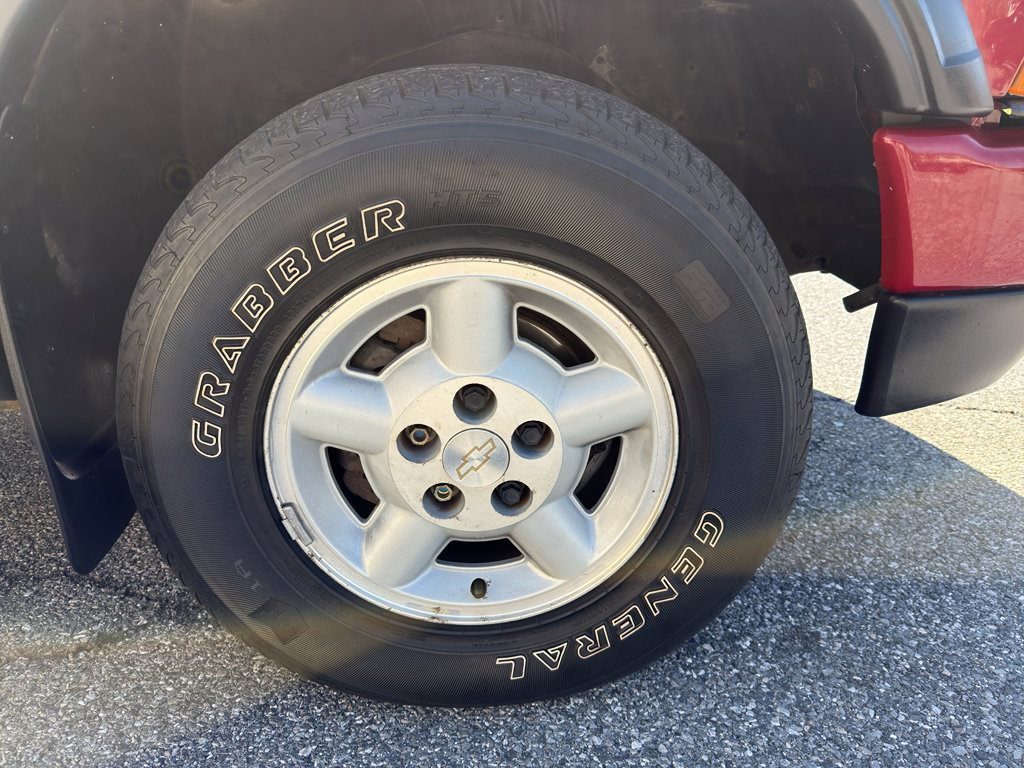 Used 2002 Chevrolet S10 Pickup LS w/ LS Preferred Equipment Group AWD/4WD image 23