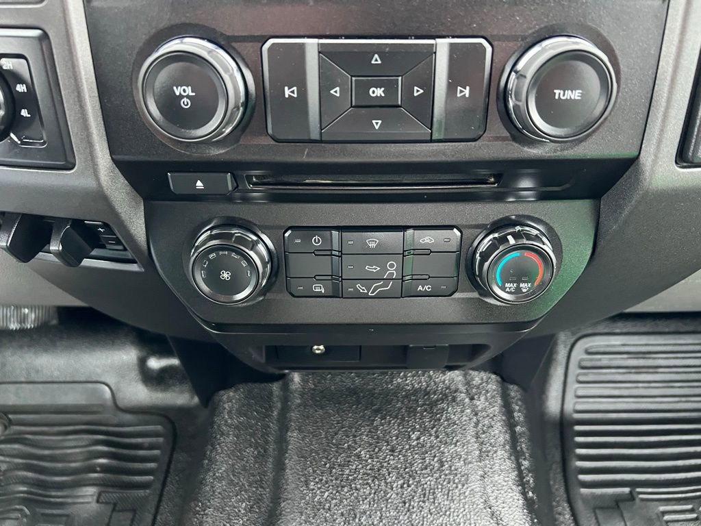 Used 2017 Ford F550 4x4 Crew Cab Super Duty w/ Power Equipment Group image 26