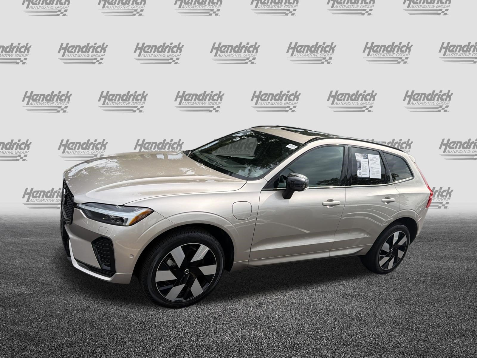 Used 2024 Volvo XC60 T8 Plus w/ Protection Package Premier AWD/4WD image 7