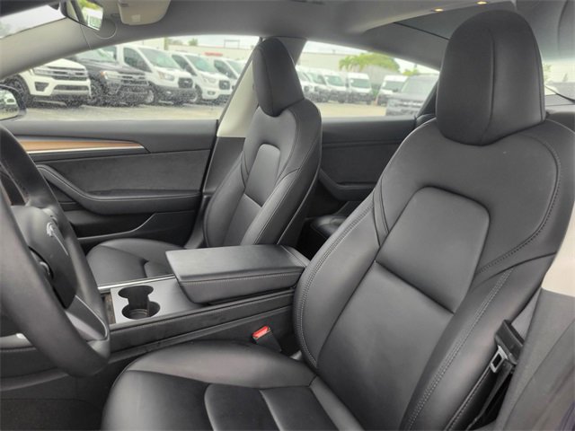 Used 2023 Tesla Model 3 Standard Range image 19