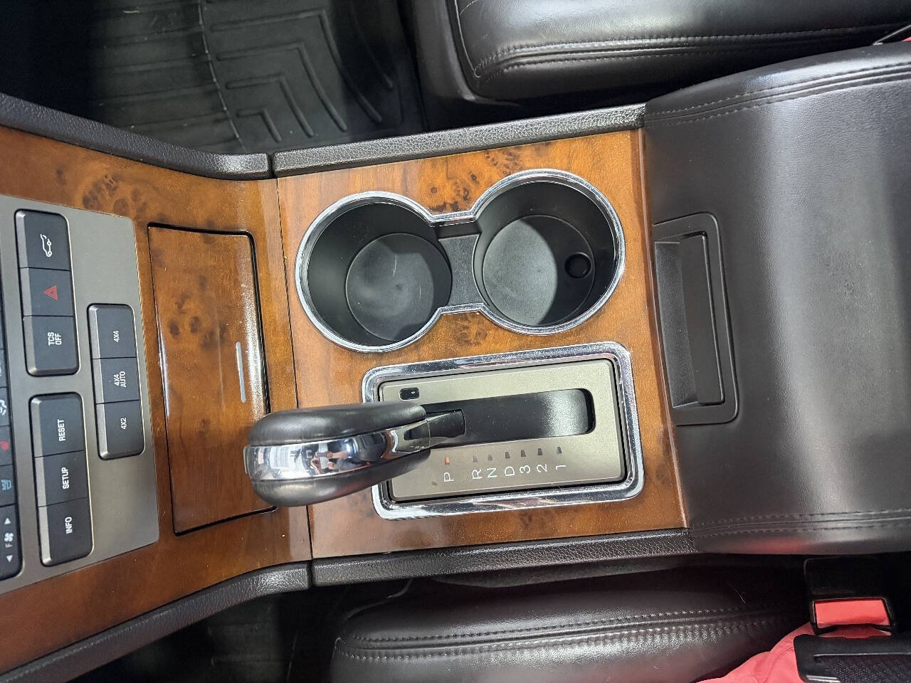 Used 2014 Lincoln Navigator L 4WD image 19