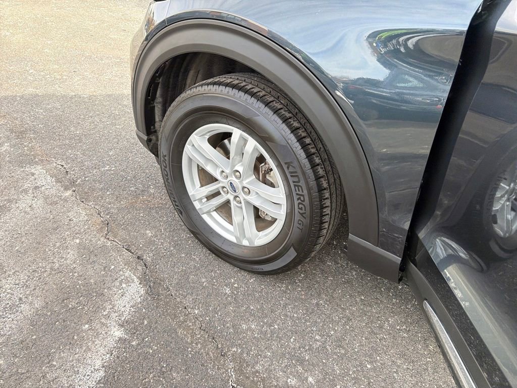 Used 2023 Ford Explorer XLT w/ Class IV Trailer Tow Package image 25