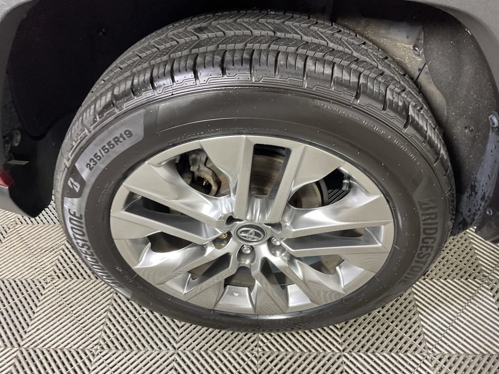 Used 2020 Toyota RAV4 XLE Premium AWD/4WD image 10