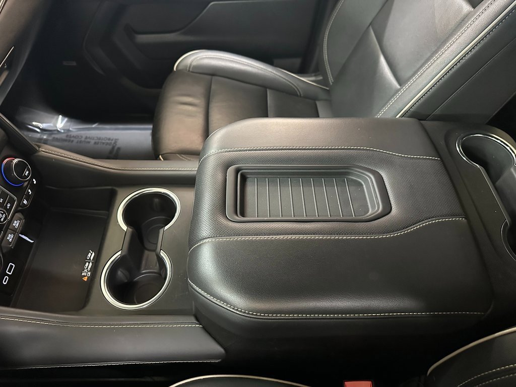 Used 2024 Chevrolet Suburban Premier image 31