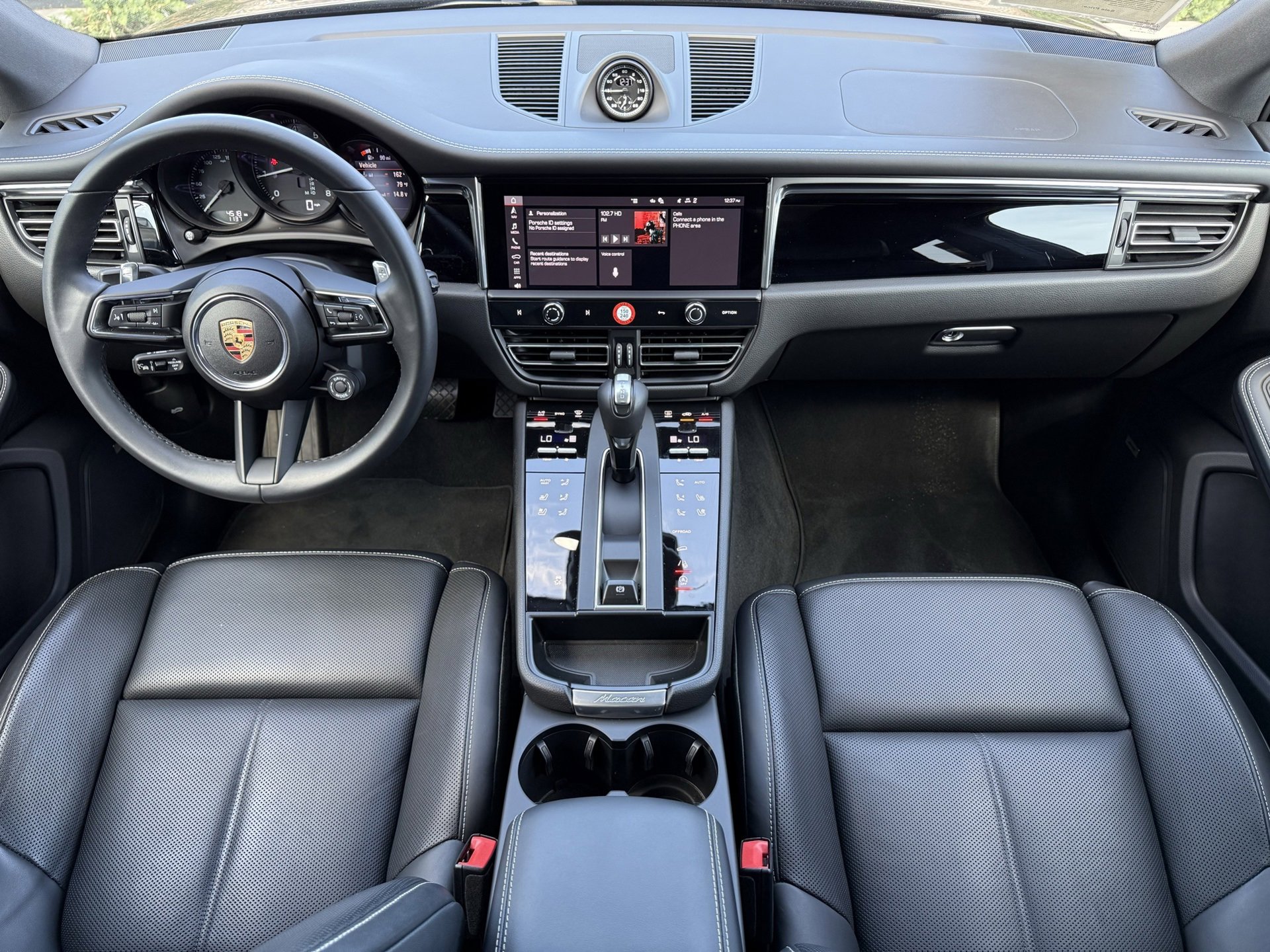 Used 2025 Porsche Macan image 14