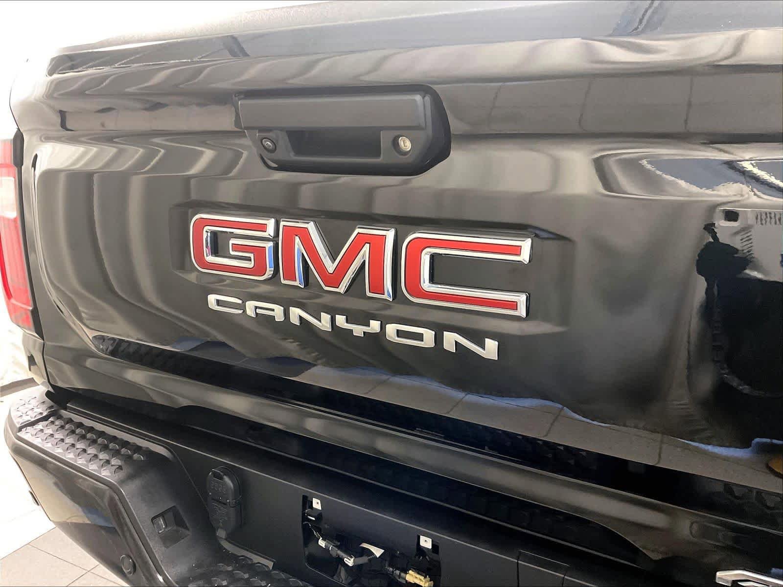 Used 2024 GMC Canyon AT4X AWD/4WD image 28