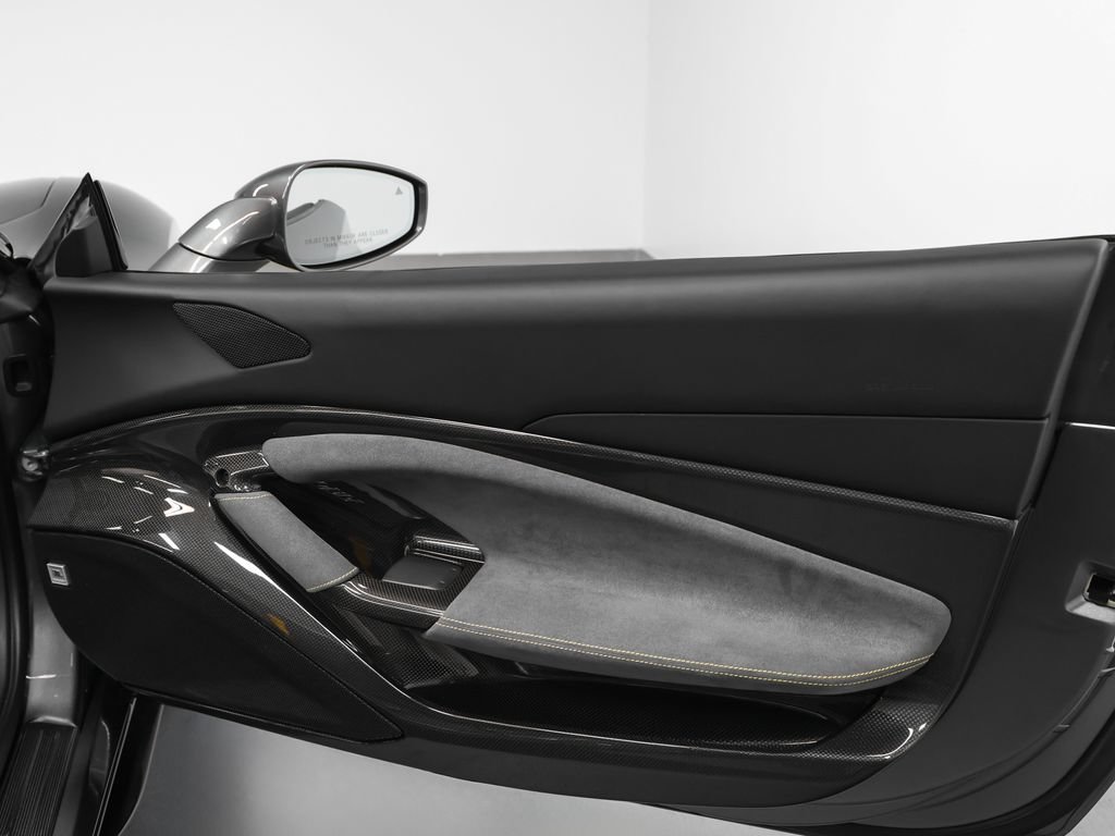 Certified 2022 Ferrari F8 Tributo RWD image 35