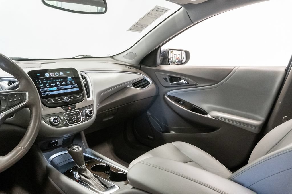 Used 2016 Chevrolet Malibu Premier w/ Driver Confidence Package FWD image 11