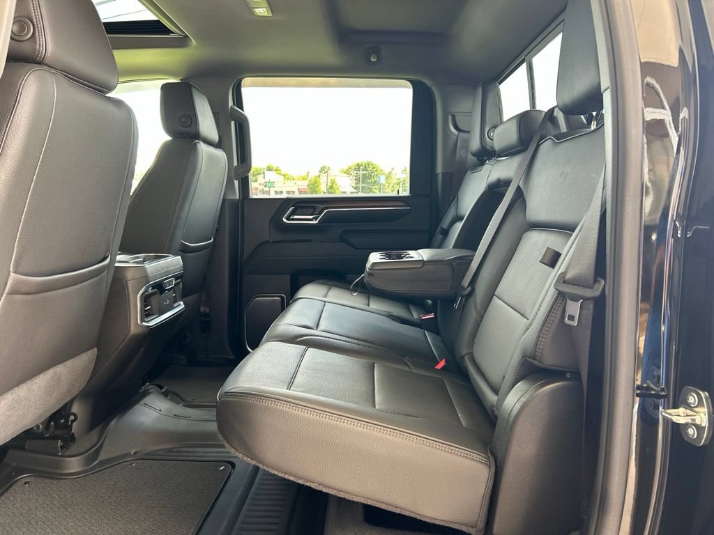 Used 2024 GMC Sierra 3500 Denali w/ Denali Reserve Package AWD/4WD image 9